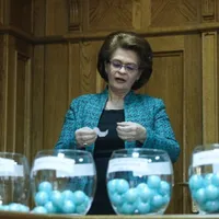 Cristina Tarcea a tras la sorți noile completuri de judecată. Foto Inquam Photos/George Călin