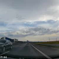 Inconștiență maximă. Un pensionar circula nestingherit pe contrasens pe Autostrada A10 - FOTO: alba24.ro