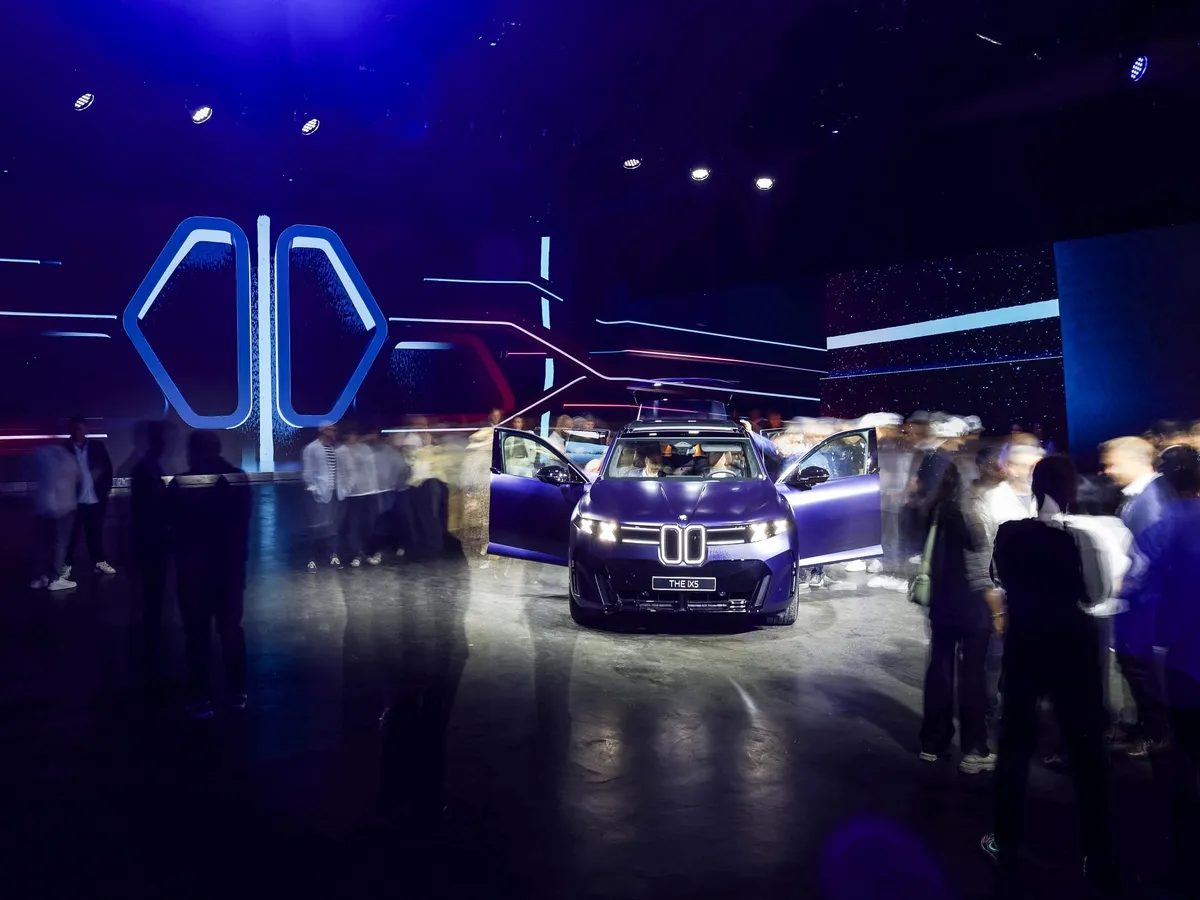 BMW, „rege” detașat în clasa premium și în 2026. A făcut „KO” Mercedes și Audi, cu peste 1.000.000 de unități