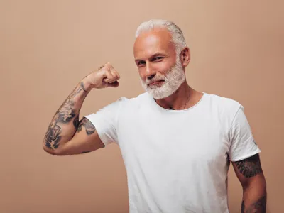 Bătrân tatuat - Foto: Freepik (rol ilustrativ)