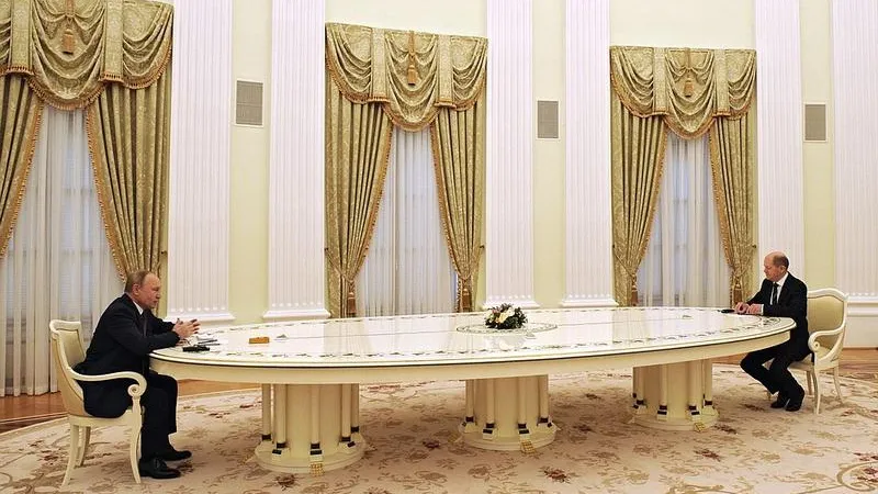 Putin schimbă tonul: Rusia, pregătită să continue negocierile, dar în estul Ucrainei e „genocid”. / Foto: hotnews.ro