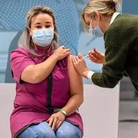 Testarea combinației de vaccinuri Sputnik V - AstraZeneca va începe în februarie/FOTO: ec.europa.eu