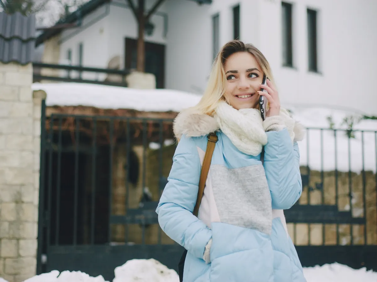 Femeie, iarna - Foto: Freepik