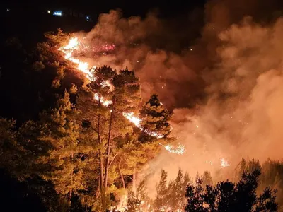 Grecia, devastată de incendii. Turcia trimite ajutoare din aer. Pompierii români intervin la sol - Foto: Facebook/IGSU