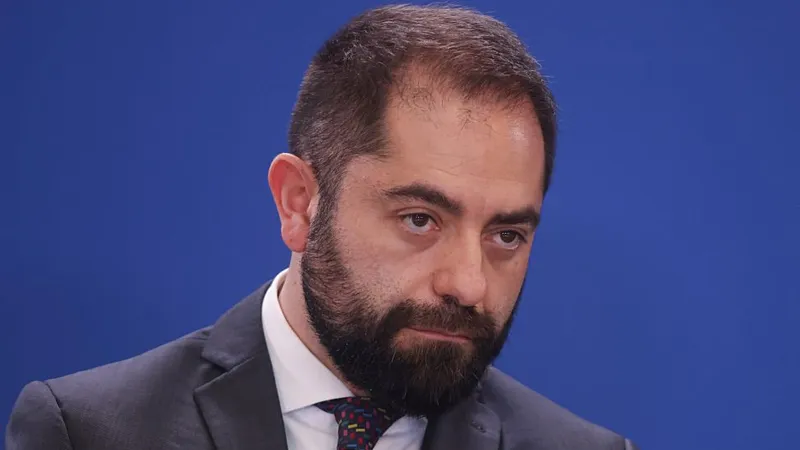 Radu Burnete, la o conferinţă, la Palatul Cotroceni - Foto: INQUAM PHOTOS/George Călin