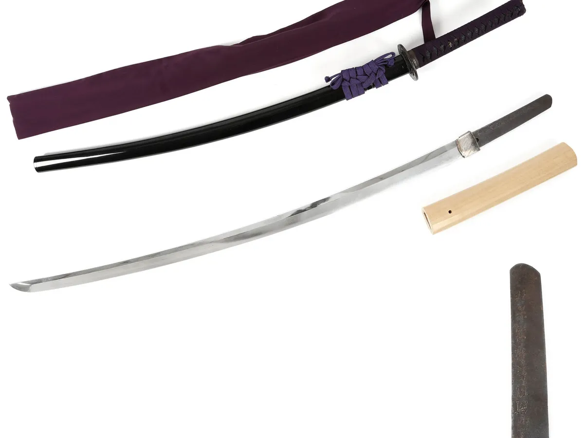 Katana cu teacă, realizată și semnată de maestrul Bishu Osafune Kiyomitsu, perioada Tenmon, august 1536, însoţită de certificat NBTHK şi Oshigata
