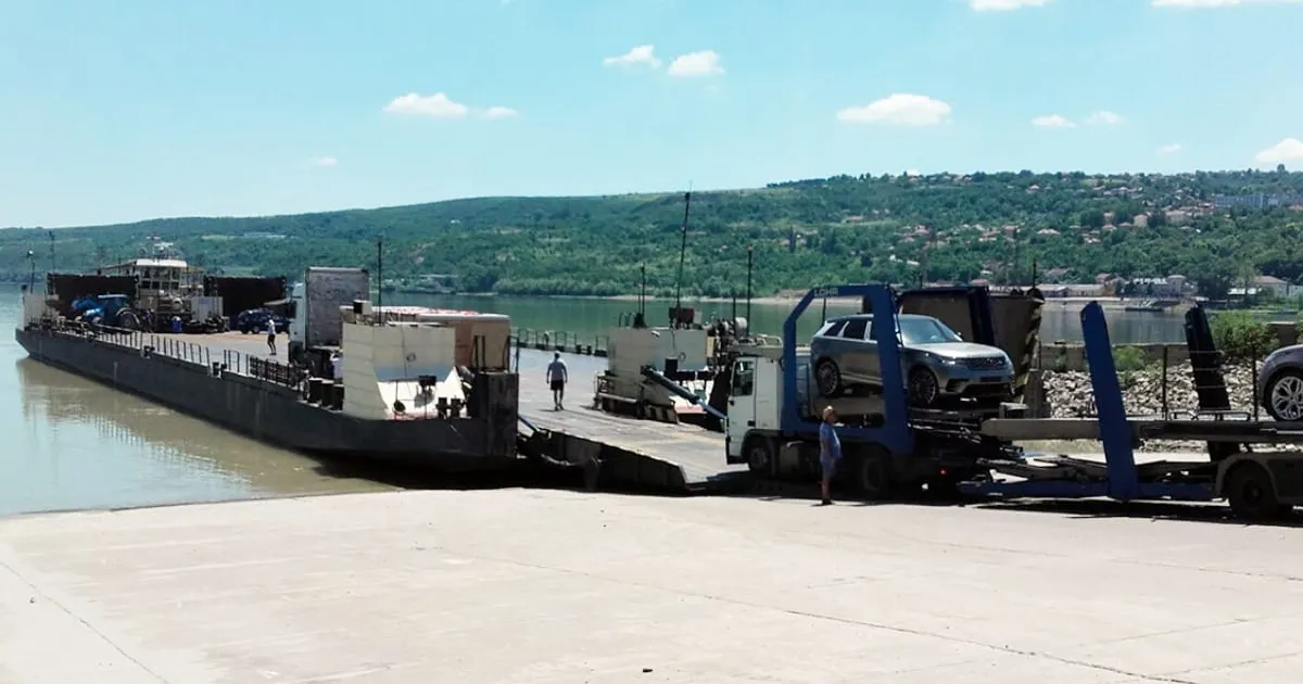 Trecerea cu bacul la Vama Bechet, oprită temporar, din cauza nivelului ...