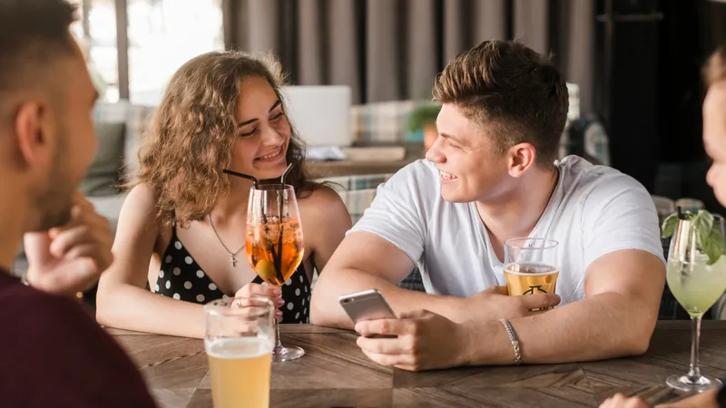 Cum scapi de respirația urât mirositoare de după consumul de alcool? Ce trebuie să mănânci? - Foto: Freepik