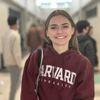 O tânără care a intrat la Harvard a fost născută de mama ei în închisoare. Carieră surprinzătoare Foto: facebook/ chidiveco