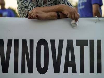 Protest al ONG-ului Corupţia Ucide, privind trenarea Dosarului 10 august - Foto: INQUAM PHOTOS/Tudor Pană