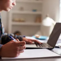 Lista școlilor și grădinițelor unde se fac cursuri față în față. 5000 de școli sunt în online / Times of Israel
