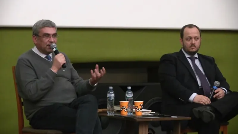 Teodor Baconschi și Adrian Papahagi. Sursa: Captură foto YouTube