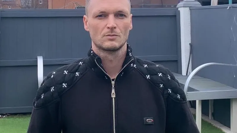 Cum a aruncat un bărbat suma de 725.000.000 $ la gunoi