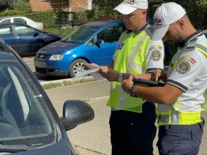 Poliția caută o femeie care l-af fi atacat pe un bărbat în București - Foto: Poliția (rol ilustrativ)