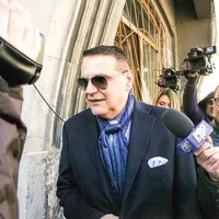 BENEFICIARI   Banii publici au trecut, prin semnătura lui Ovidiu Silaghi (sus), la europarlamentarul Giovanni La Via și la USL-ul condus de Victor Ponta - Foto: INQUAM PHOTOS/ Liviu Florin Albei