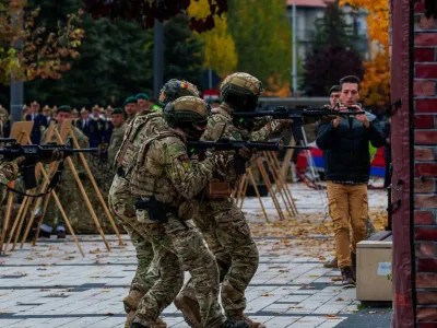 Ce se întâmplă cu pensiile militare? Florin Manole promite creșteri, dar legea e complet blocată în Parlament