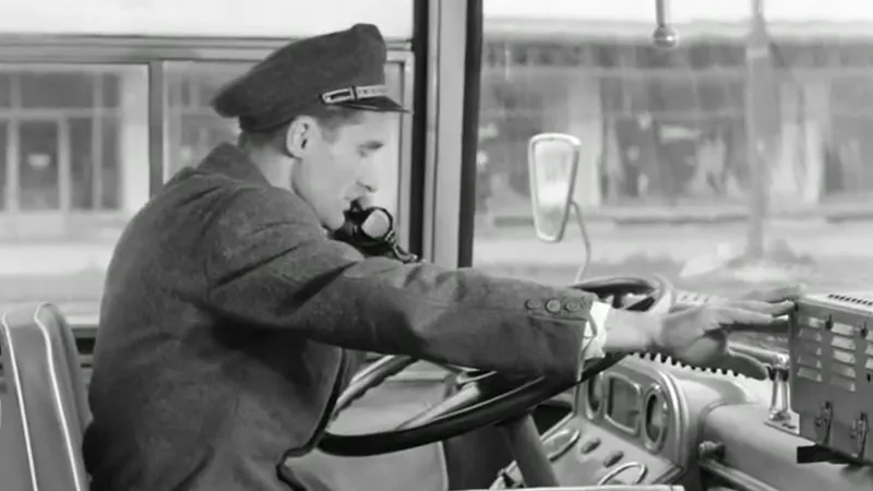 Cu ce sistem Hi-Tech erau dotate troleibuzele și autobuzele ITB acum 60 de ani. / Foto: captură video