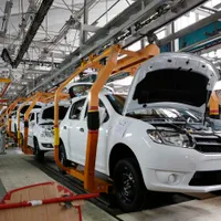 Concedieri la Dacia: Muncitorii pleacă cu 185.000 de lei acasă. În ce condiții? - Foto: Profimedia Images