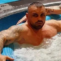 Cine e bărbatul „forțos” care i-a amenințat pe mascații SAS: Valentino, un interlop temut. - Foto: replicaonline.ro