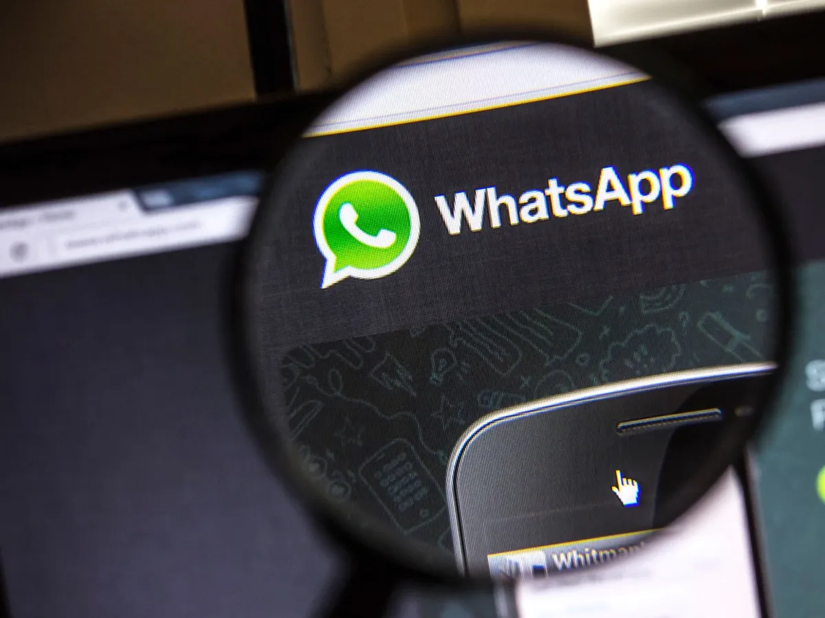 Escrocheriile prin WhatsApp și SMS explodează la nivel global. Un simplu mesaj te poate costa 733 de dolari