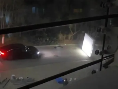 Chinezii au inventat „mașina – cinema”. Farurile au funcție de proiector - Foto: bitauto.com