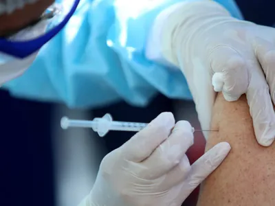 Frica de COVID, cel mai bun promo pentru vaccinare: 42.812 de persoane vaccinate în ultimele 24h. / Foto: digi24.ro