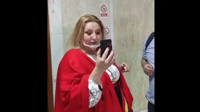 Diana Șoșoacă face din nou circ în Parlament. Captură foto Facebook
