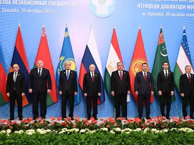 Președintele Federației Ruse în mijlocul liderilor țărilor din Asia Centrală. Primul din stânga președintele Azerbaijanului, al patrulei, cel al Kazahstanului. Sursă foto: www.prezident.az