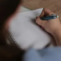Subiectele la Bac-ul de toamnă, la Limba Română. Eseuri despre poezii de Eminescu şi Bacovia - Foto: Pexels/Louis Bauer