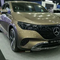 Șeful Mercedes știe cum să forțeze trecerea la mașini electrice: Scumpirea drastică a benzinei - Foto: Profimedia Images