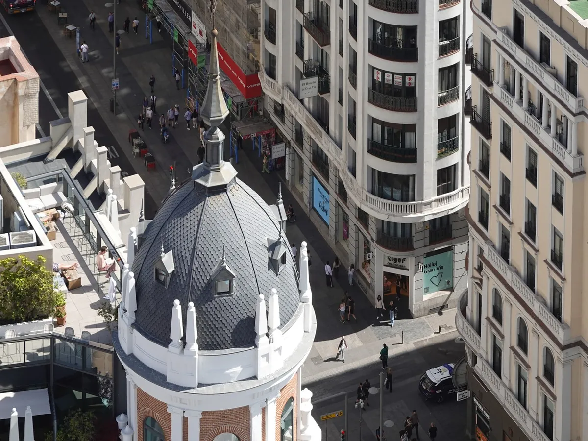Gran Via, arteră celebră şi animată din centrul Madridului - Foto: Profimedia Images