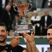 Jean-Julien Rojer şi Marcelo Arevalo au câștigat trofeul la dublu masculin de la Roland Garros. / Foto: tennisworldusa.org