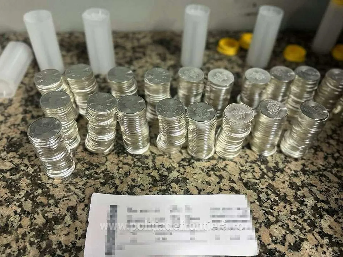 500 de monede, confiscate de polițiștii de frontieră pe Aeroportul Otopeni. Erau la doi străini  - Foto: Poliția de Frontieră