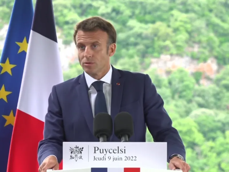 Coaliția lu Macron deține un avantaj subțire după primul scrutin/FOTO: Facebook/Emmanuel Macron