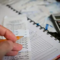 Cum e mai bine să faci credit: în lei sau în euro. Ce rol joacă angajatorul în decizie - Foto: freerangestock.com