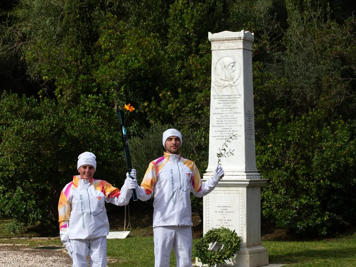 Flacăra olimpică pentru Jocurile Olimpice de iarnă 2026 a fost aprinsă în Grecia