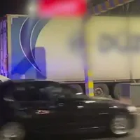 Nou accident în Pasajul Unirii, evitat cu girofarul. / Foto: captură video