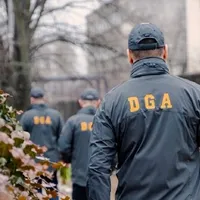 Ofițerii DGA fac percheziții Foto: Facebook/DGA (imagine cu rol ilustrativ)