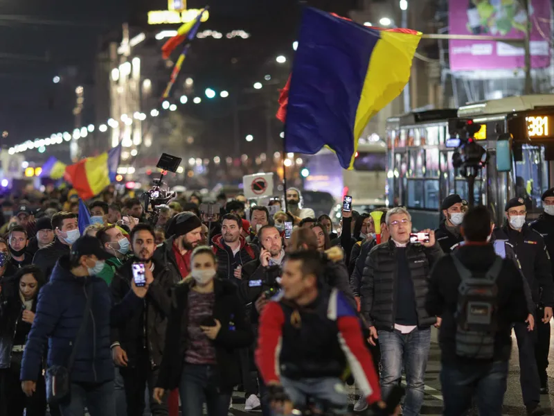 Cum s-a desfășurat a treia zi consecutivă de proteste împotriva restricțiilor COVID în București. / Foto: Inquam Photos / Octav Ganea