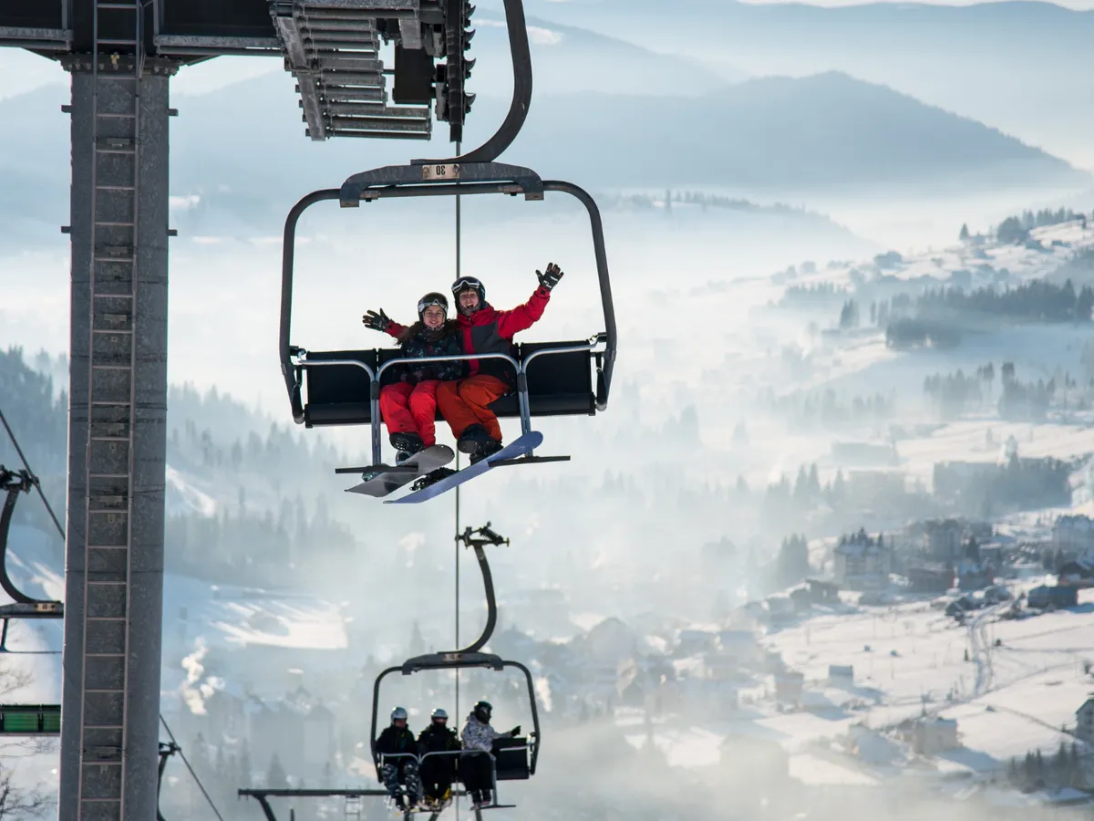 Accident la telecabină în Italia. Doi răniți, 100 blocați la 2.800 m, evacuați cu elicopterul