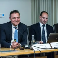 Greg Konieczny, directorul general al Franklin Templeton Investment Management (FTIML) şi managerul de Fond al FP, şi de Johan Meyer, co-director general FTIML şi co-manager de portofoliu, Fondul Proprietatea - Foto: INQUAM PHOTOS / Diana Oros