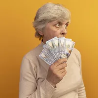 2.000 de lei în plus la pensie pentru aproape 500.000 de pensionari. Ce locuri de muncă au avut? Foto: Freepik (fotografie cu caracter ilustrativ)
