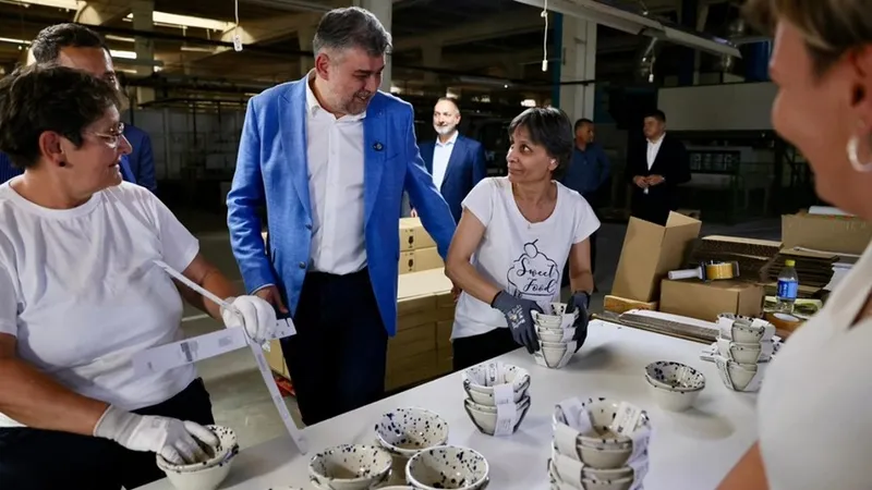 Ciolacu, după vizita la fabrica Apulum: Vom găsi soluţii ca să înfiinţăm mai multe clase de ucenici - Foto: Facebook/ Marcel Ciolacu