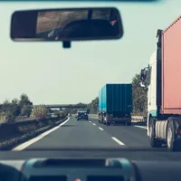 Taxa care pune pe jar transportatorii: rovinieta locală ajunge la vot în Consiliul Local - Foto: Pexels/Markus Spiske