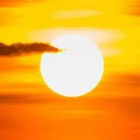Vreme caniculară în Capitală. Avertizare de posibile vijelii sâmbătă seara/ bundaberg