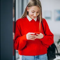 Au elevii voie cu telefon mobil în școli? Anunțul surprinzător al ministrului Ligia Deca - Foto: Freepik