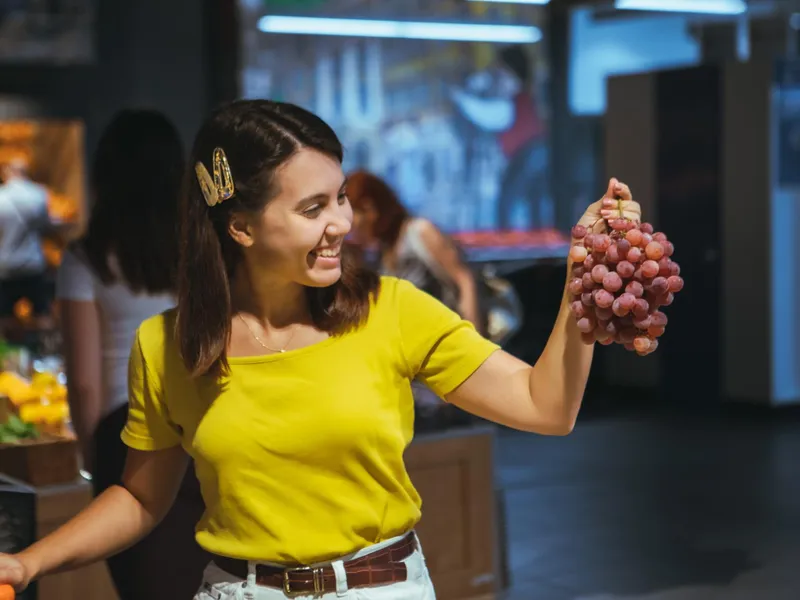 Cum știi că fructele de la supermarket au pesticide. Detaliul care „le dă de gol” când le speli - Foto: Freepik (imagine cu rol ilustrativ)
