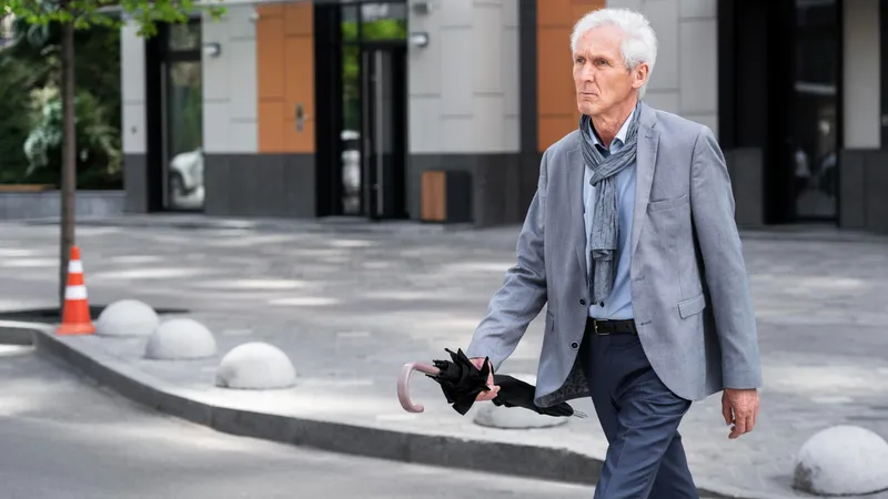 Cum a ajuns un pensionar să ridice 10 pensie medii, în fiecare lună, pentru care nu a muncit o zi? - Foto: Freepik