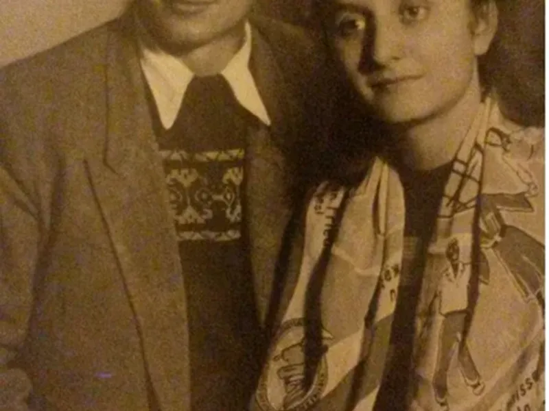 Ion Iliescu și soția sa, Nina, în anul căsătoriei lor, 1951 Foto: Ion Iliescu, Destinul unui om de stânga