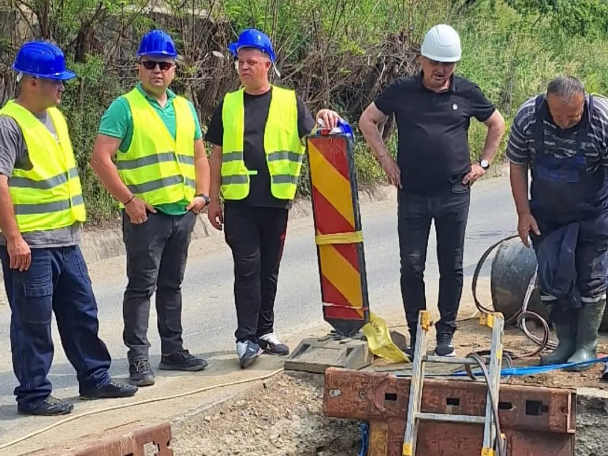 Bani cu nemiluita pentru conducerea Companiei de Apă Alba care execută lucrări - Foto: FB